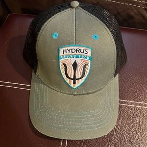 Hydrus Hat